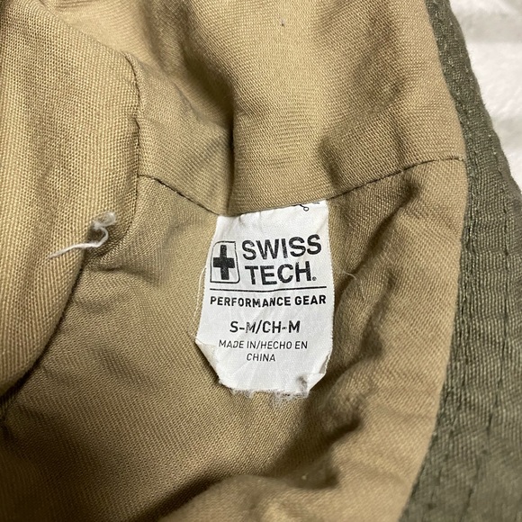 Swiss tech hat - Picture 4 of 4